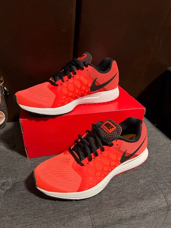 Nike Men’s Athletic Shoes - hot orange with Black Swoosh - Picture 4 of 5